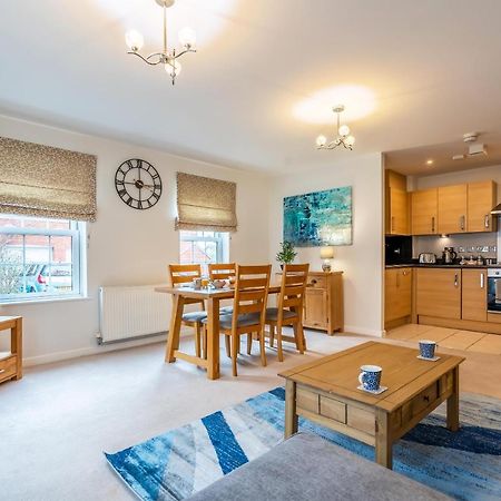The Augustine - Modern Two Bed Ground Floor Apartment With Parking Canterbury Eksteriør bilde