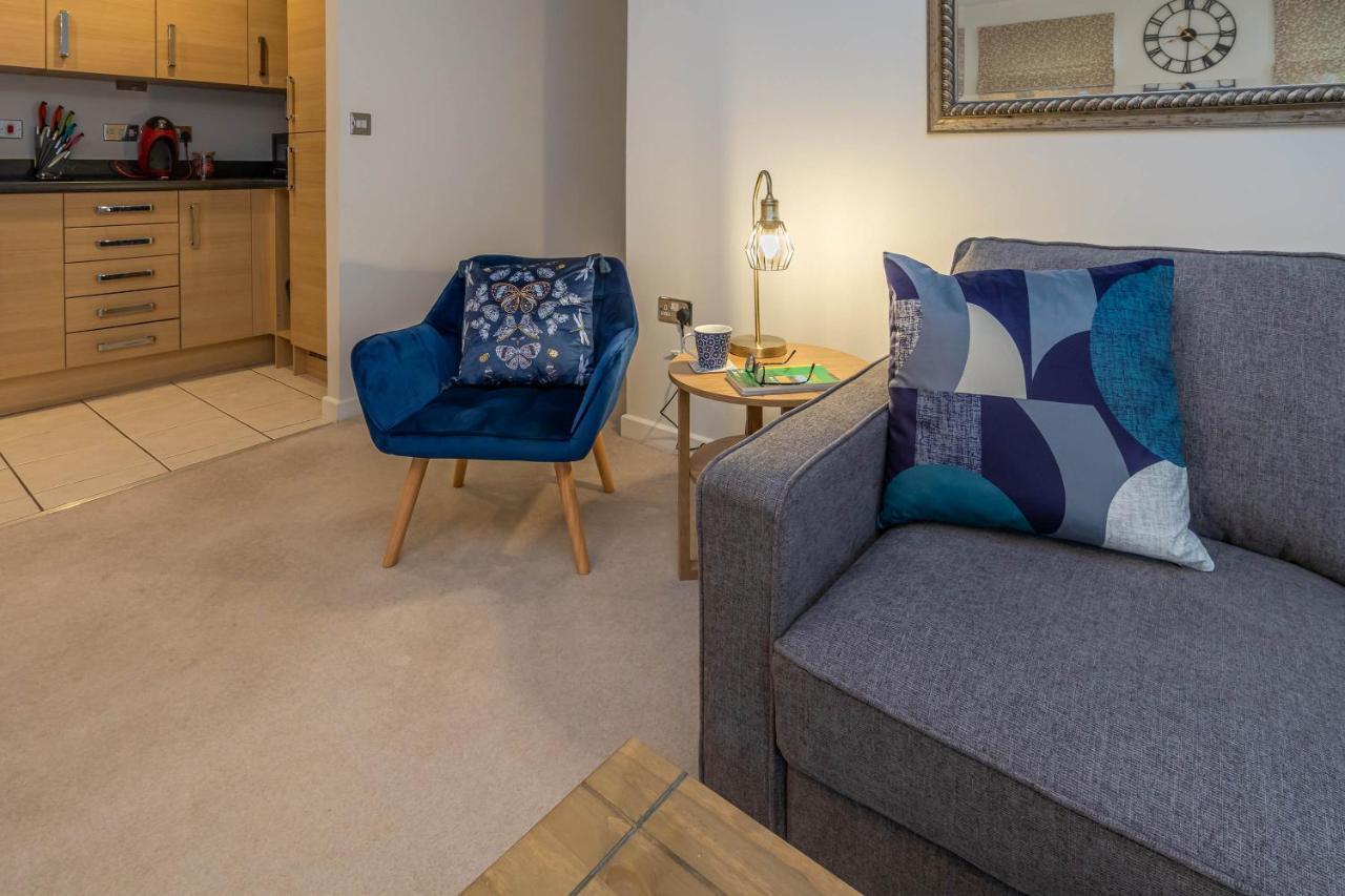 The Augustine - Modern Two Bed Ground Floor Apartment With Parking Canterbury Eksteriør bilde