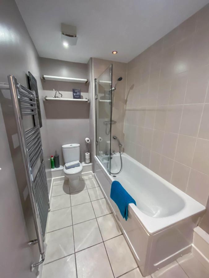The Augustine - Modern Two Bed Ground Floor Apartment With Parking Canterbury Eksteriør bilde
