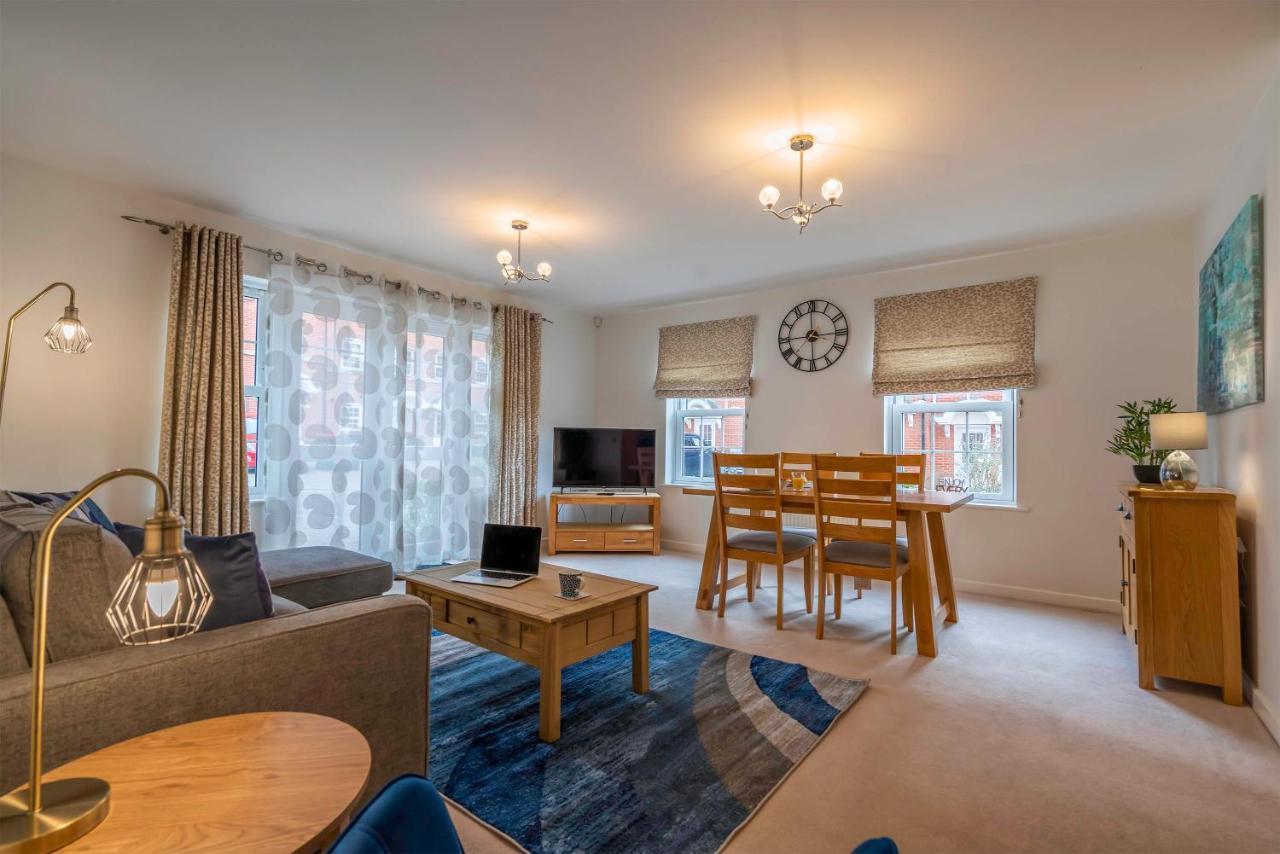 The Augustine - Modern Two Bed Ground Floor Apartment With Parking Canterbury Eksteriør bilde