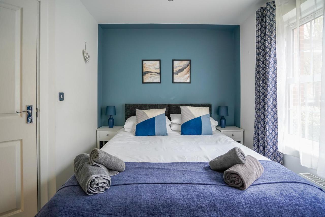 The Augustine - Modern Two Bed Ground Floor Apartment With Parking Canterbury Eksteriør bilde